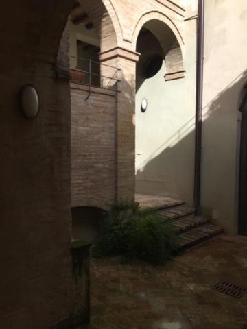 Antica Foligno 1600 Magic Apartment Luaran gambar